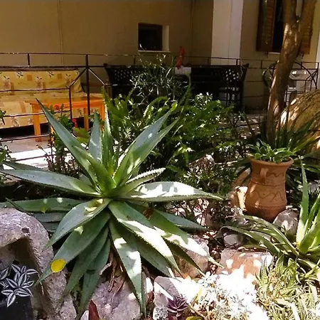 Makis アパート カテリオス